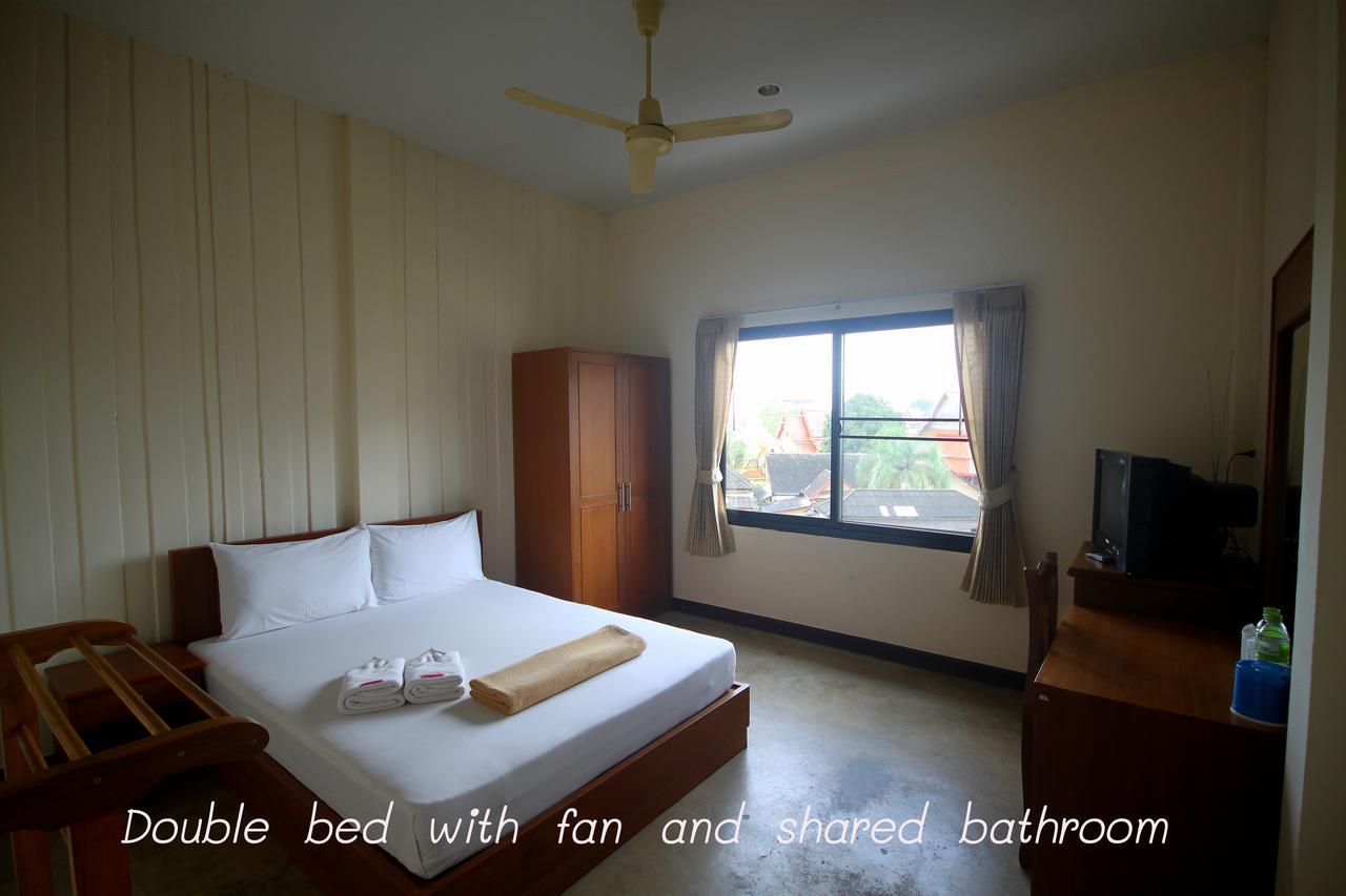 Myplace@Surat Hotel Сураттхани Экстерьер фото