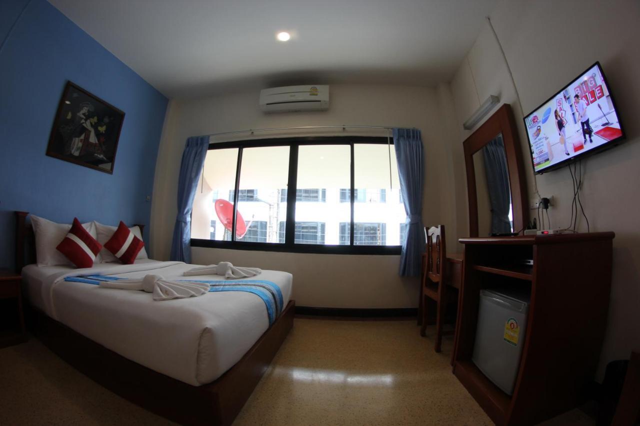 Myplace@Surat Hotel Сураттхани Экстерьер фото