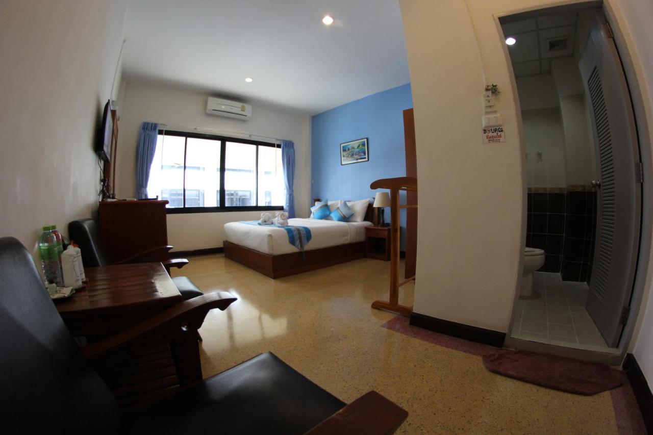 Myplace@Surat Hotel Сураттхани Экстерьер фото